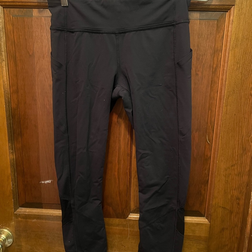 Lululemon leggings size 6. 22 or 23 inch inseam. Black